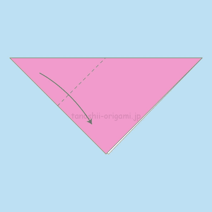 1_三角に折り、角と角を合わせるように斜めに折る-2