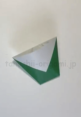 折り紙の紙コップの作り方 新聞紙の折り方も紹介 尿検査にも使える