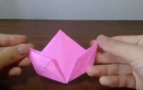 折り紙の桃の完成