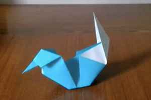 折り紙の水鳥(みずどり)