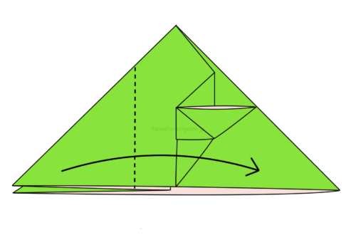 11.左側の1つの折り線に合わせて右側に向けて折る