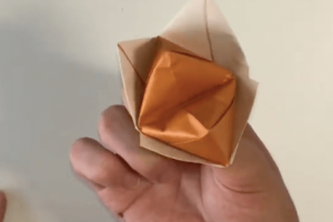パクパク動く折り紙のきつねの折り方