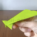 折り紙のイカ飛行機の折り方