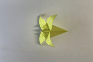 折り紙の百合(ゆり)の花の折り紙