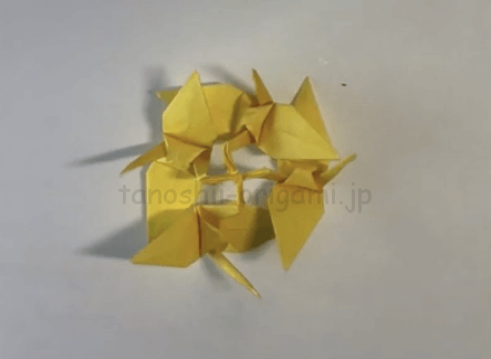 折り紙の鶴の難しい折り方 4連の輪になる鶴 さざなみ たのしい折り紙