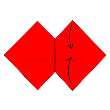 11.三角のところを縦半分のところに合わせて折る