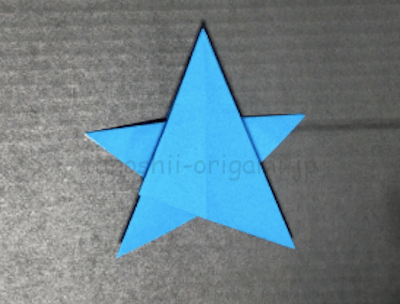 折り紙の星 平面だから子供だって超簡単 正方形1枚の折り方を解説