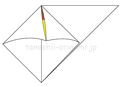 7-2折り線に合わせて開いて潰すように折る。