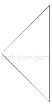 2-2.折り紙の白い面が表にくるように三角に折る。