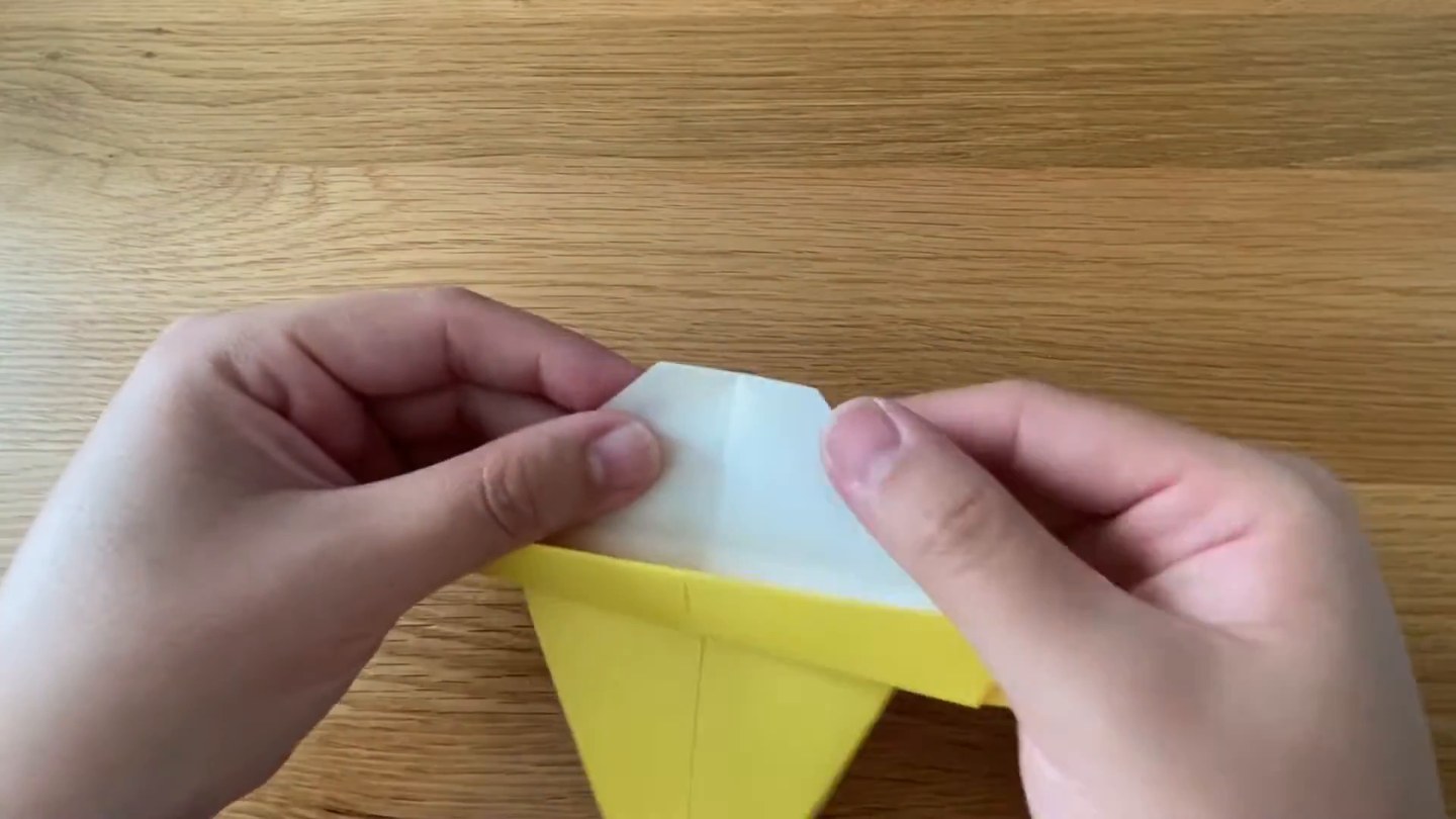 上に白い面を出して、アイスの部分を作っているところ